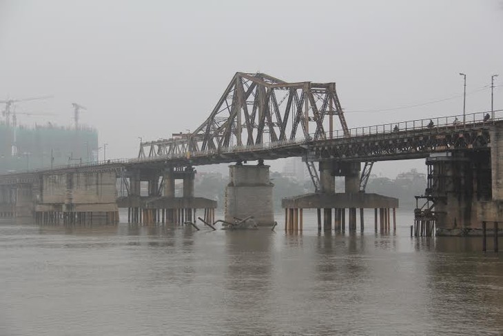 Long Bien bridge - ảnh 1